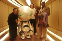 Dia do Orgulho Nerd: Cena do filme O Guia do Mochileiro das Galáxias (2005) tem relação com Dia da Toalha