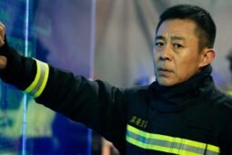 Cena do filme A Redenção, que tem história real sobre bombeiros da China