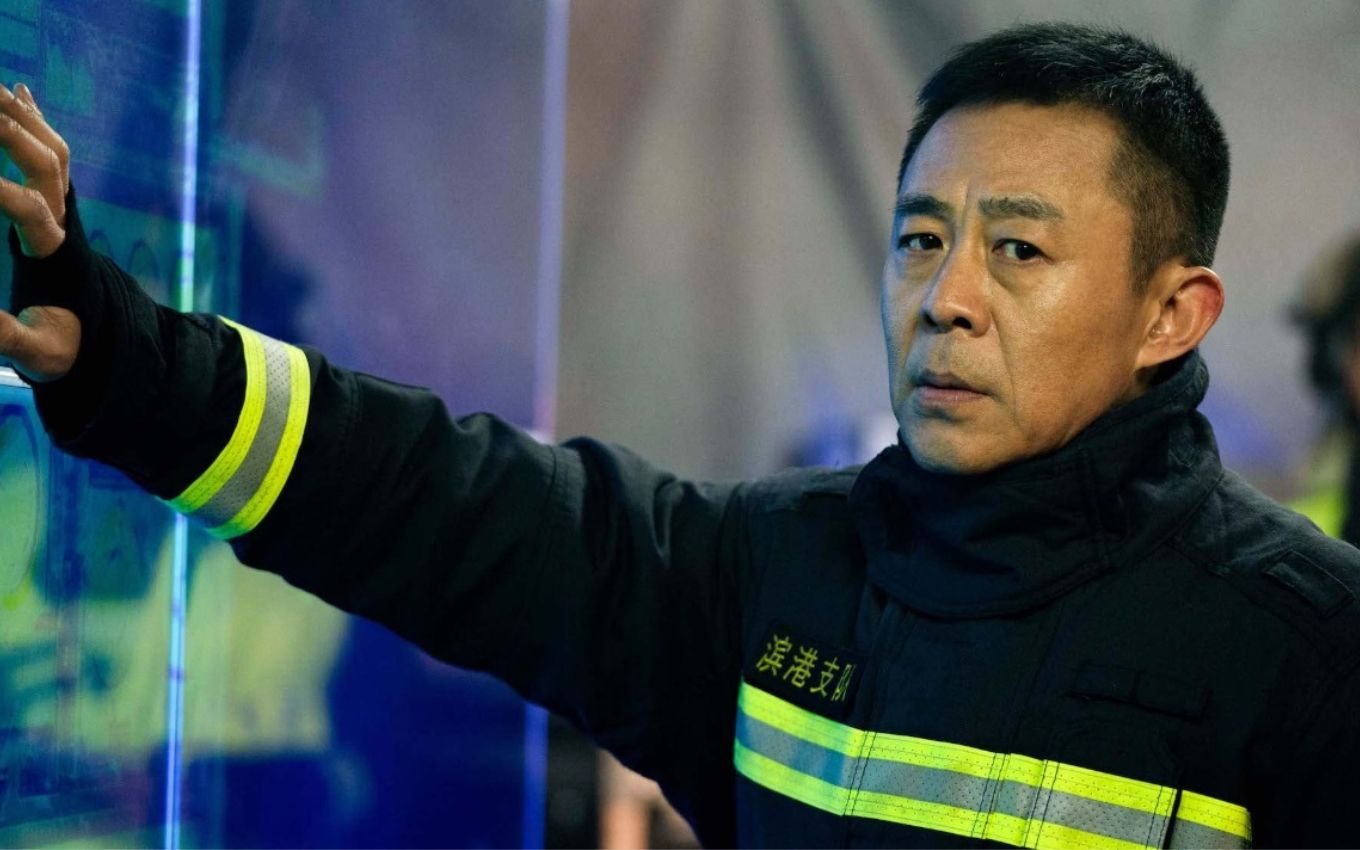 Cena do filme A Redenção, que tem história real sobre bombeiros da China