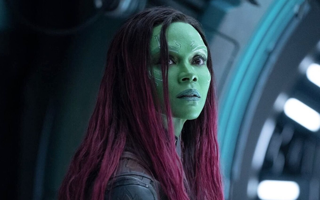 A atriz Zoe Saldaña como Gamora em cena do filme Guardiões da Galáxia vol. 3