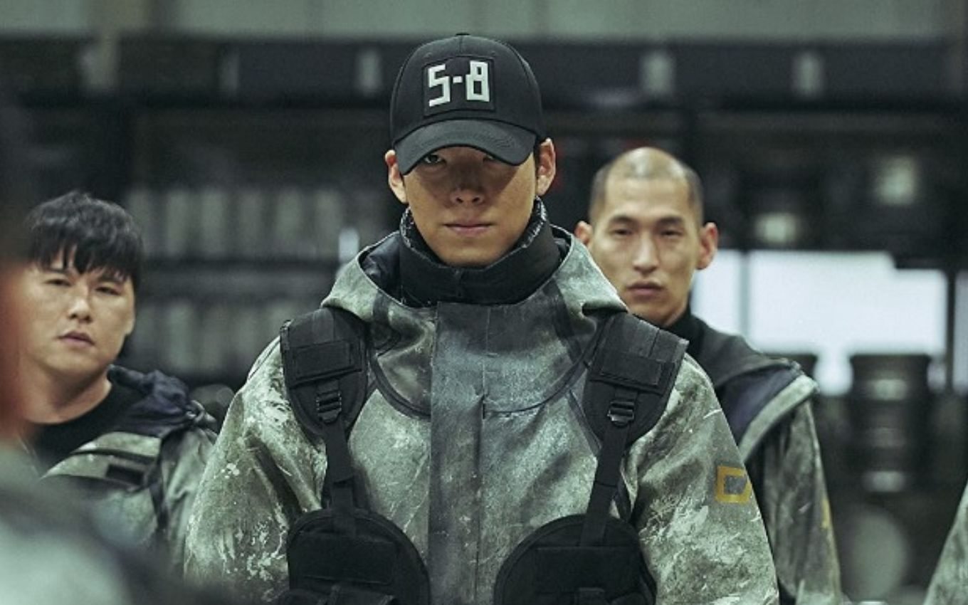 Personagem 5-8 (Kim Woo-bin) em cena da série Black Knight