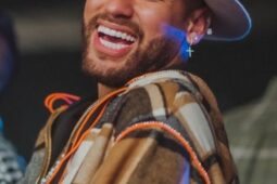 Neymar, que lançou o cruzeiro Ney Alto Mar e anunciou preços, em foto publicada no Instagram