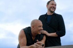 O astro Vin Diesel e o diretor Louis Leterrier nos bastidores de Velozes e Furiosos 10: algumas gravações aconteceram no RJ
