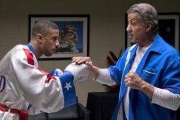 Michael B. Jordan e Sylvester Stallone em cena de Creed 2: o que aconteceu com Rocky Balboa?