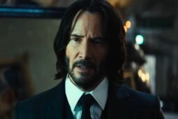 Keanu Reeves em ação no filme John Wick 4: Baba Yaga