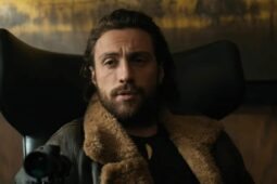 Quem é Kraven? Imagem de Aaron Taylor-Johnson no filme do universo Homem-Aranha