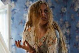 Cena de Ninho do Mal, que é um filme de terror que ficou disponível no Globoplay em junho