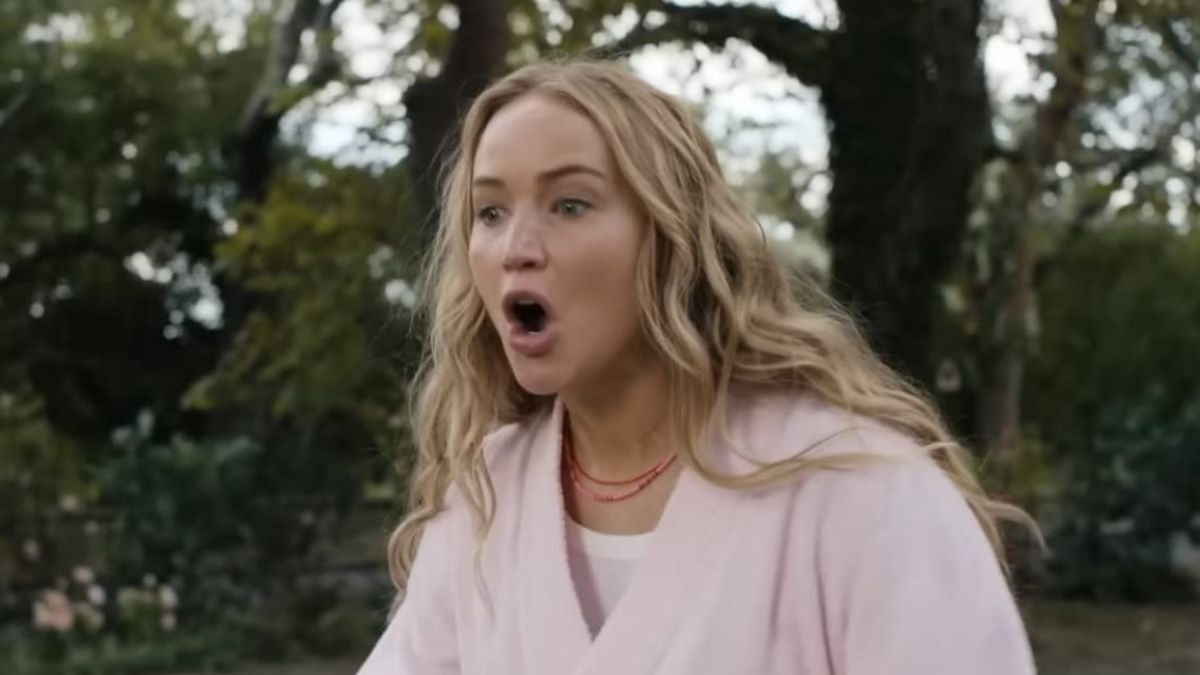 Imagem mostra a atriz Jennifer Lawrence gritando em cena do filme Que Horas Eu Te Pego?: onde assistir