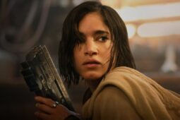 Rebel Moon, filme de Zack Snyder para a Netflix, estreia em dezembro com Kora (Sofia Boutella) de destaque