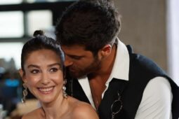 Com Özge Gürel e Can Yaman, Sr. Errado faz sucesso de audiência no Globoplay