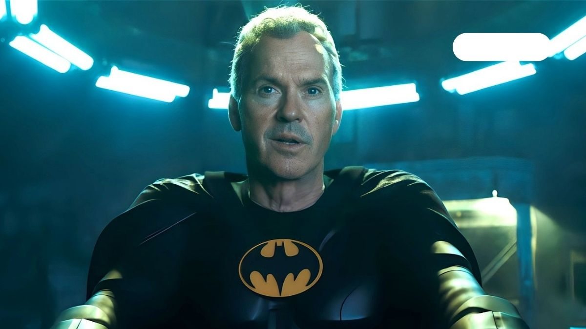 Michael Keaton como Batman em The Flash, filme que estreia para assistir online em julho