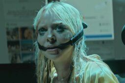 Portia Doubleday em cena de A Ilha da Fantasia, filme com péssima avaliação no IMDB