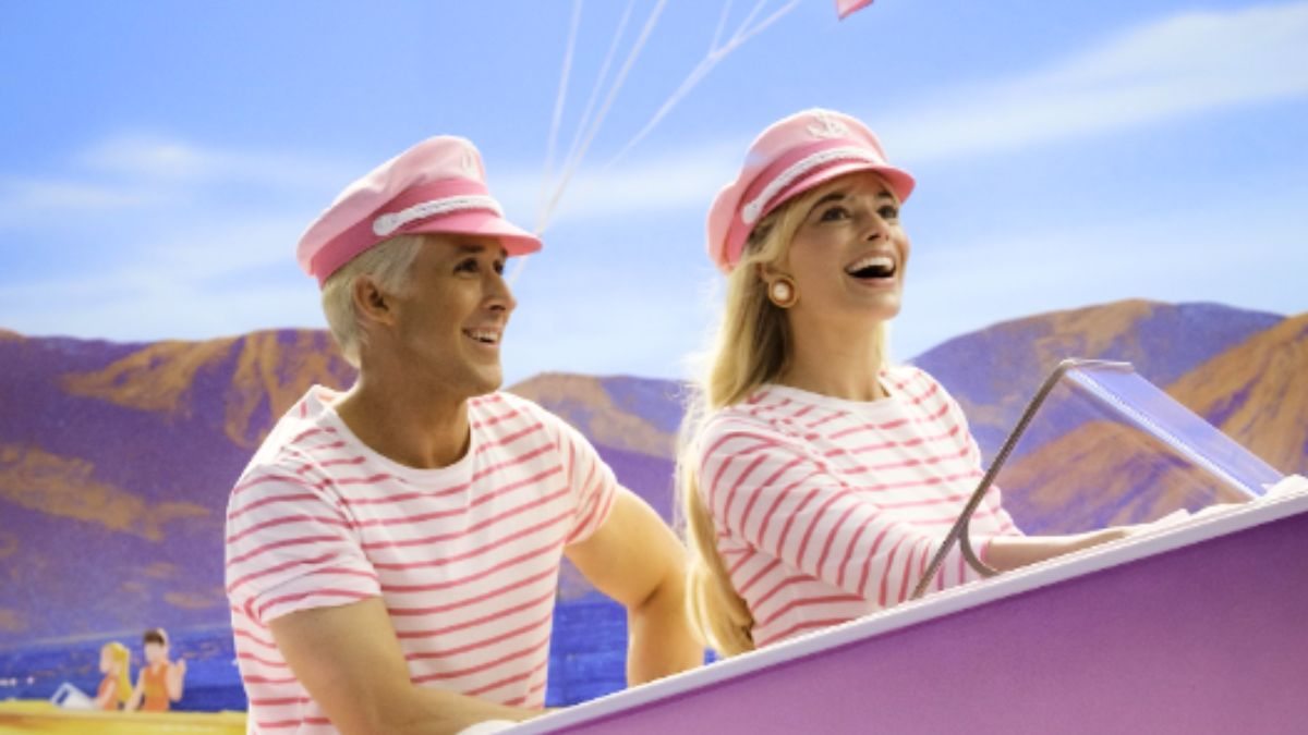 Ryan Gosling e Margot Robbie em cena de Barbie, em cartaz nos cinemas