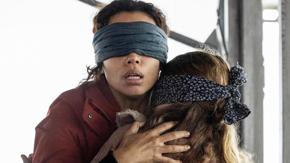 Naila Schuberth e Georgina Campbell em Bird Box Barcelona