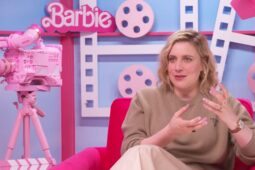 Greta Gerwig, diretora de Barbie, em entrevista ao Fantástico