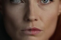 Cartaz de Perfume, série para maiores de 16 anos para quem gostou de Desejo Fatal