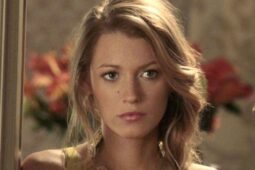 Blake Lively em Gossip Girl, série que está disponível para assistir na Netflix