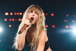 Taylor Swift se apresenta em show