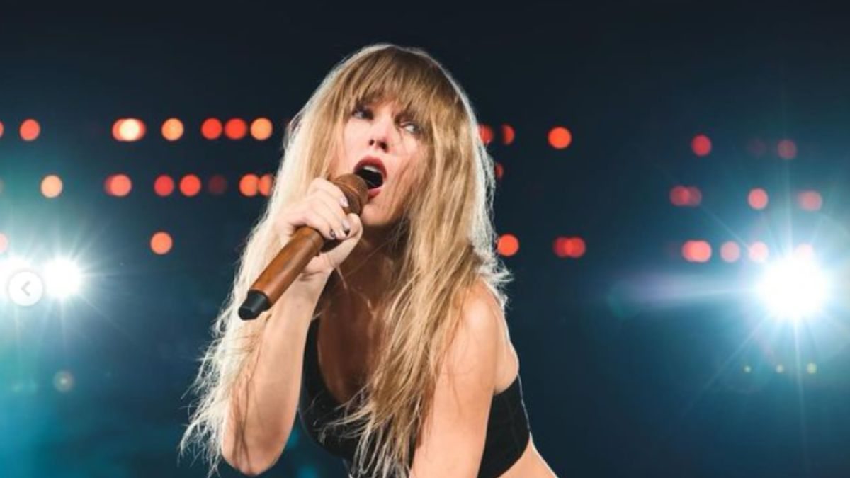 Taylor Swift se apresenta em show