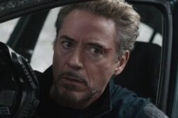 Robert Downey Jr. em cena de Vingadores: Ultimato (2019), ápice de todos os filmes da Marvel