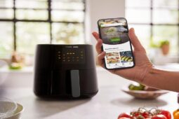 Airfryer smart pode ser controlada pelo celular com Alexa ou Google