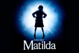 Cartaz do musical Matilda, que estreia no teatro em São Paulo