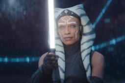 Ahsoka, série Disney+ de Star Wars com Rosario Dawson, estreia hoje (22), às 22h (horário de Brasília)