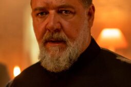 Russell Crowe protagoniza o terror O Exorcista do Papa (Foto: Divulgação)