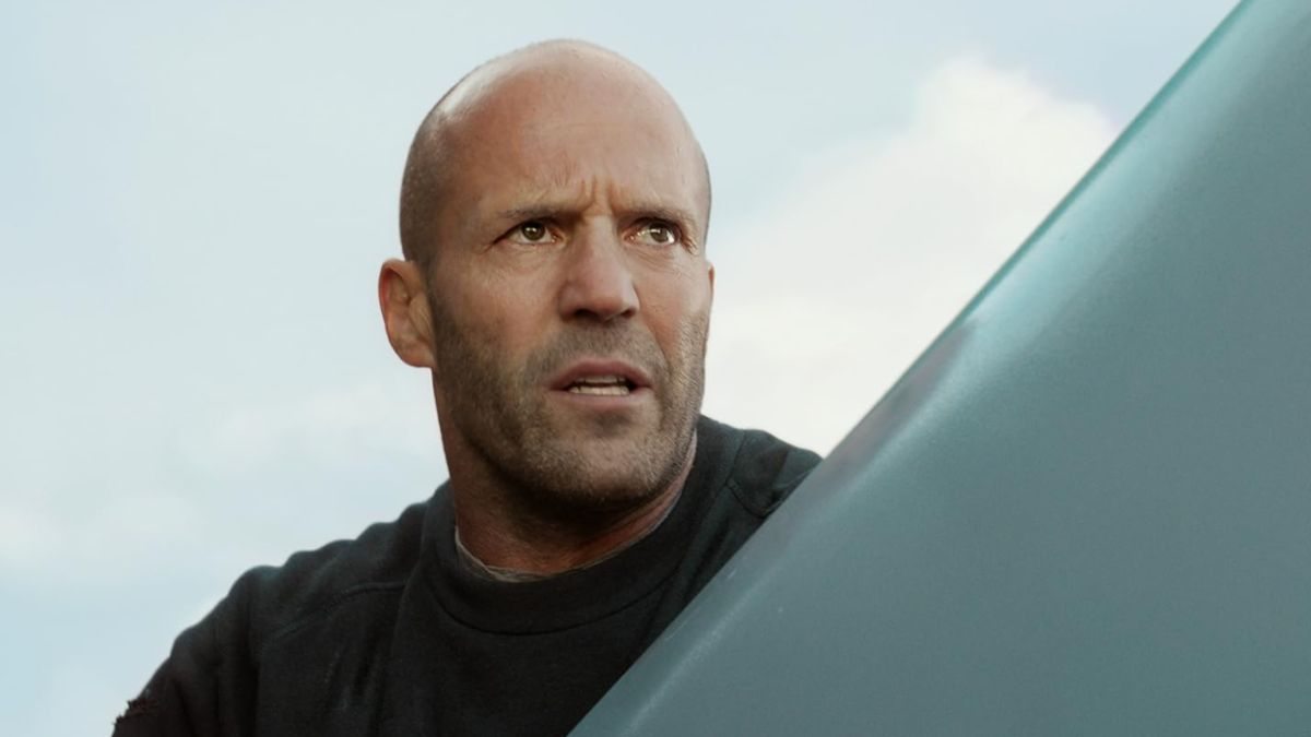 Jason Statham em Megatubarão 2, filme da Warner Bros. Pictures. Onde assistir?