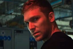 Piotr Witkowski em Operação: Arma Secreta, filme polonês da Netflix