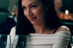 Úrsula Corberó (La Casa de Papel) interpreta Rosa em Corpo Em Chamas, nova série Netflix