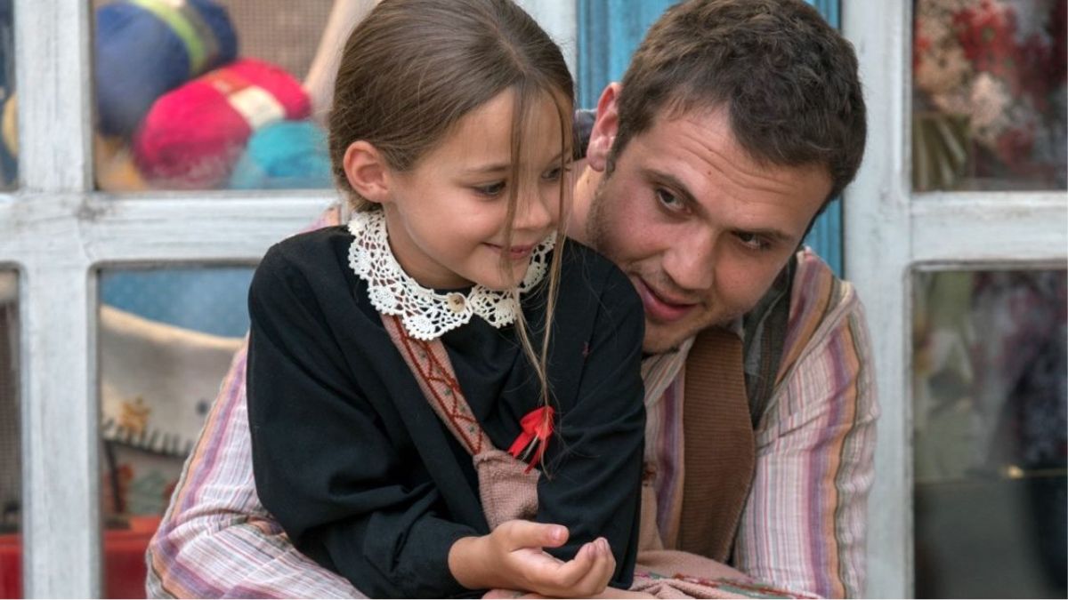 Cena do filme turco intitulado Milagre na Cela 7, que não é baseado em fatos reais