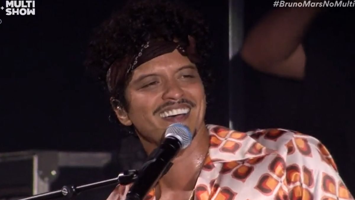 HZ, Bruno Mars faz show com 'Evidências' no The Town e justifica ingresso  disputado