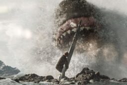 Jason Statham em cena de Megatubarão 2, filme que está na HBO Max