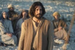 Jonathan Roumie lidera elenco de The Chosen: Os Escolhidos; quando estreia no SBT?