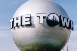 Logo do The Town, evento que está disponível para assistir no Multishow, Canal Bis e Globoplay ao vivo