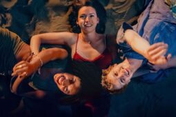 Happy Ending) é a nova comédia romântica da Netflix