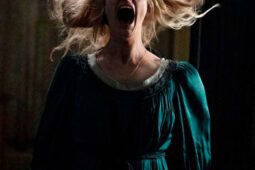 Hannah Galway em O Gabinete de Curiosidades de Guillermo Del Toro