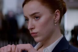 Phoebe Dynevor comanda elenco do filme Jogo Justo, na Netflix