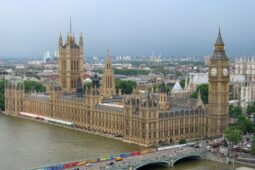 O Big Ben e a Abadia de Westminster, em Londres; saiba preços da cidade