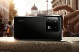 Imagem de um Xiaomi 13: quanto o celular custa na Black Friday?