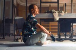 Cena de novo filme da Netflix com Michael Fassbender