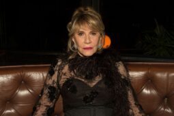 Renata Sorrah interpreta Cassandra em Rio Connection no Globoplay