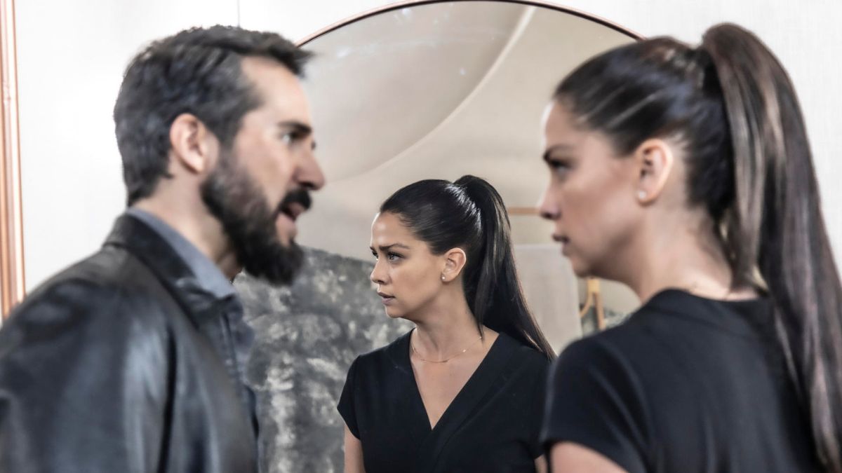 José Ron e Carolina Miranda na série A Mulher do Diabo, que estreia 2ª temporada no Globoplay