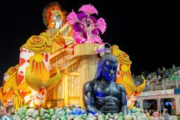 Desfile da Mocidade Alegre, atual campeã do Carnaval de SP