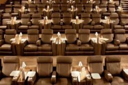 Sala de cinema VIP do Cinépolis JK Iguatemi, o mais caro de SP