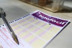 Imagem da Lotofácil, com números para sortear