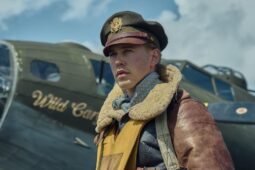 Austin Butler em Mestrer do Ar, série que bateu recorde de audiência no Apple TV+