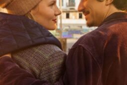 Cena de Agência de Amor, filme novo da Netflix