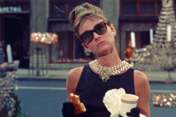 CLÁSSICOS NETFLIX | Bonequinha de Luxo